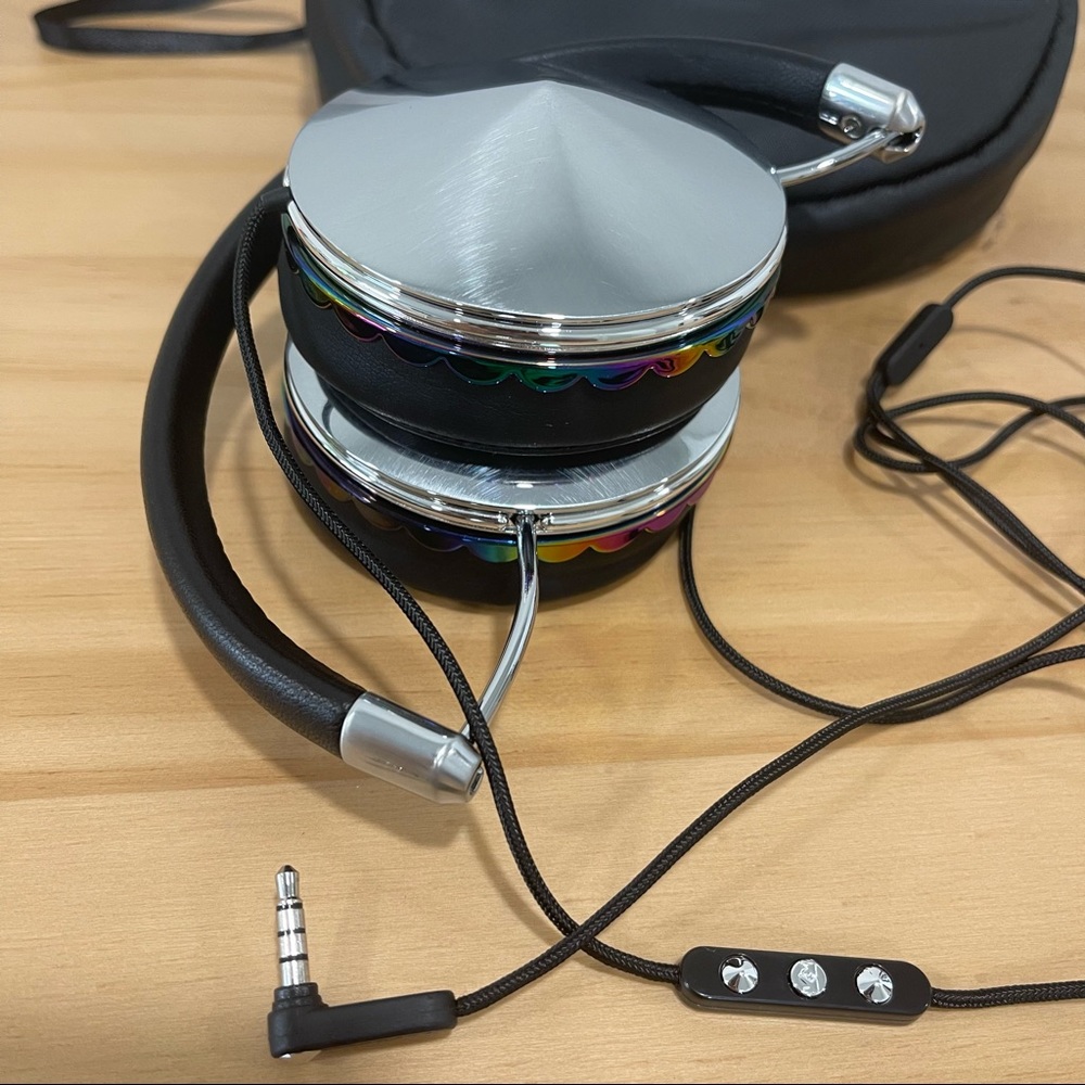 HEADPHONES - Picture 2 of 3